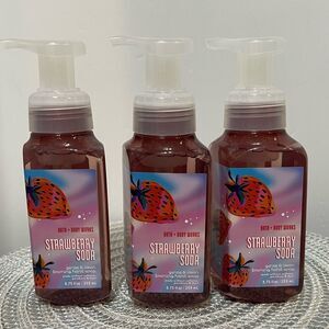 BBW Strawberry Soda Foaming Hand Soap Set of 3 NWT